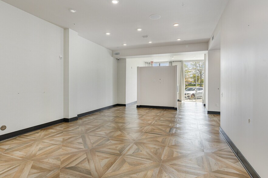 More Photos Of 2200 Carl D Silver Pkwy, Fredericksburg Hotel For Lease