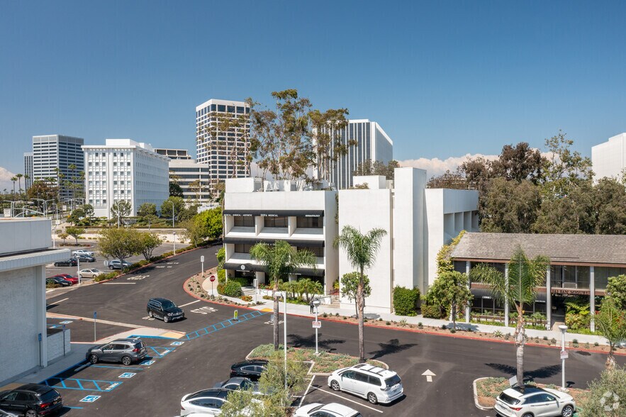 More Photos Of 359 San Miguel Dr, Newport Beach Office For Lease