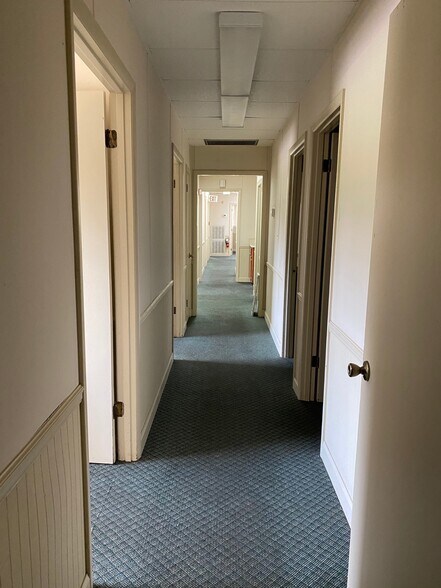 More Photos Of 410 Washington St, Cantonment Manufacturing For Lease
