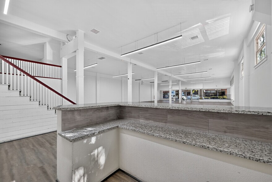 More Photos Of 1300-1340 Broadway Ave, Atwater Storefront For Lease
