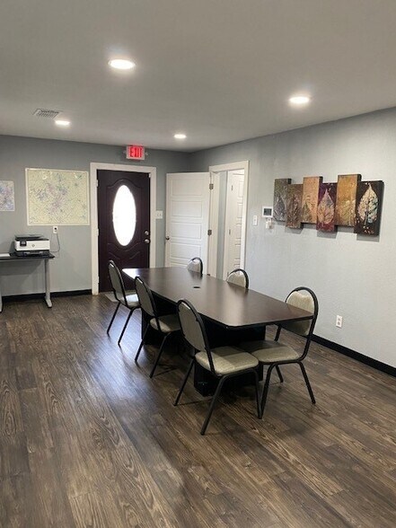 More Photos Of 400 Chisholm Valley Dr, Round Rock Freestanding For Lease