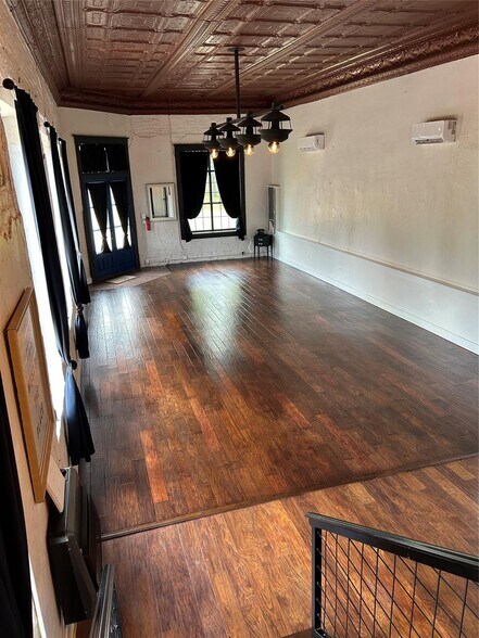 More Photos Of 201 W Main St, Cumby Office For Sale