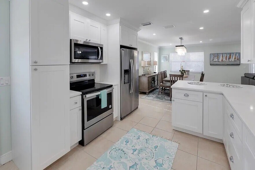 More Photos Of 101 Sandal Ln, Palm Beach Shores Apartments For Sale