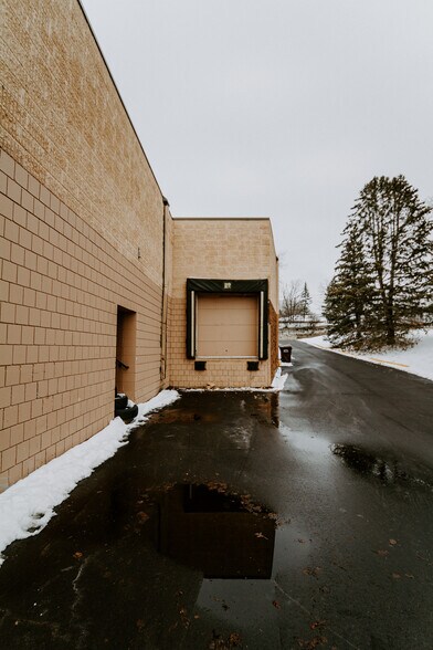 More Photos Of 5575-5599 W 78th St, Edina Research And Development For Lease