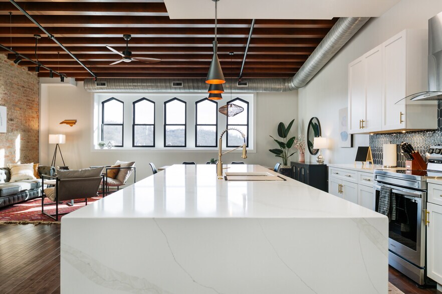 More Photos Of 122 College St, Asheville Storefront Retail Residential For Sale