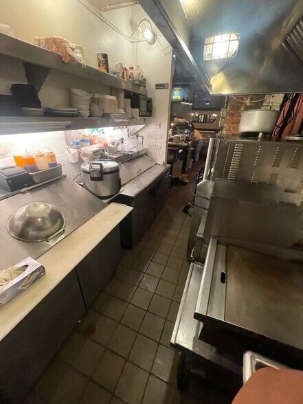 More Photos Of 111-119 Ingraham St, Brooklyn Manufacturing For Lease