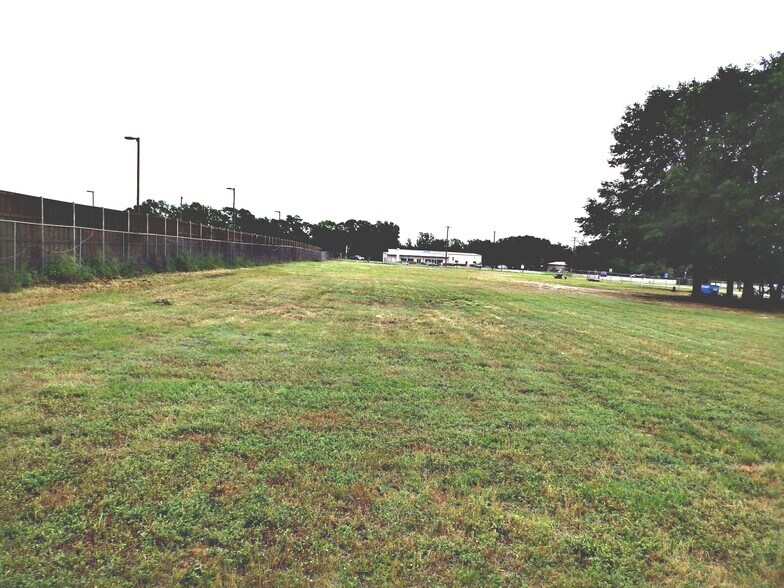 More Photos Of 6003 N Loop 256, Palestine Land For Sale