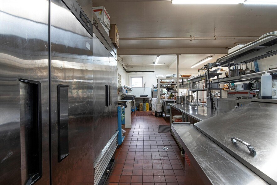 More Photos Of 40 The Common, Chester Hotel For Sale