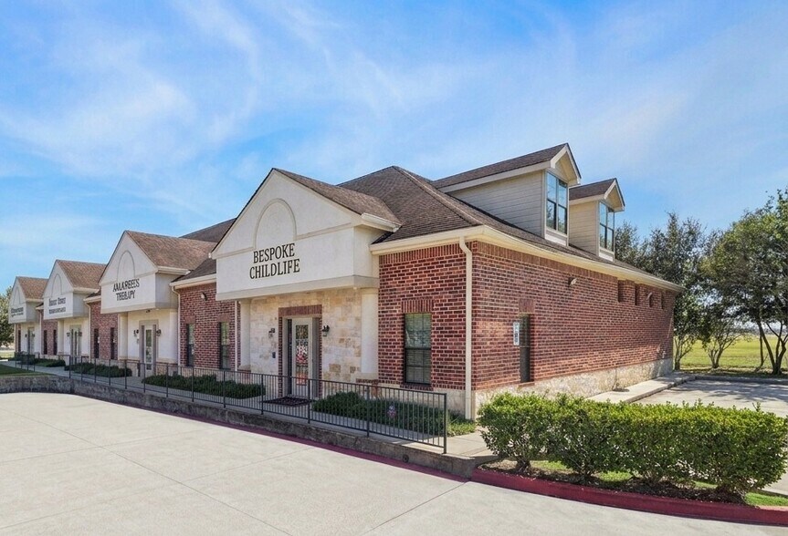 More Photos Of 5300 Ranch Point Dr, Katy Medical For Sale