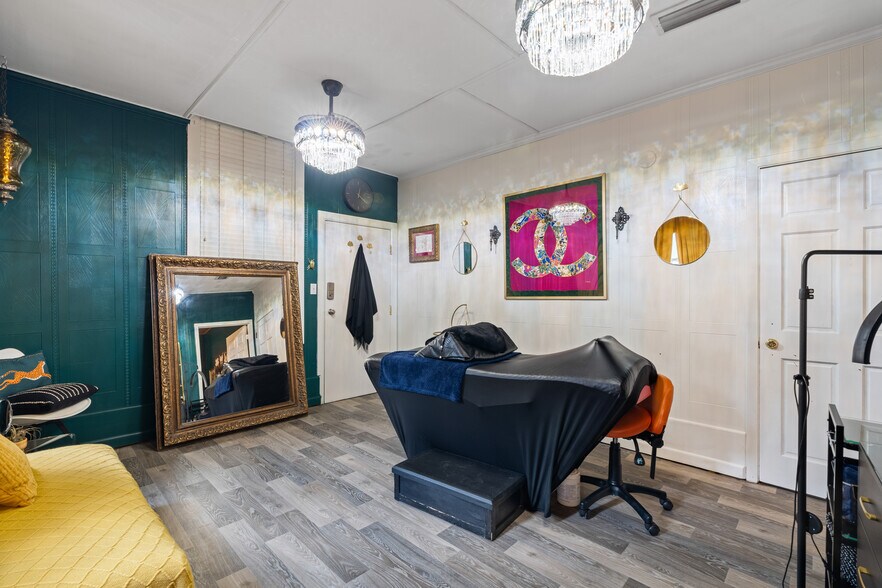 More Photos Of 531 Central Ave, Laurel Flex For Sale