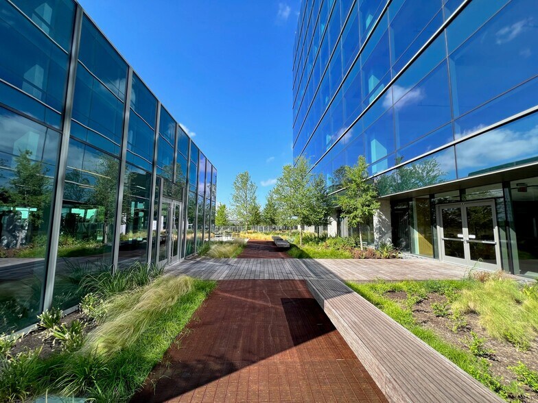 More Photos Of 401 S 1st St, Austin Office For Sale