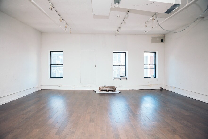More Photos Of 154-158 Ludlow St, New York Office For Lease