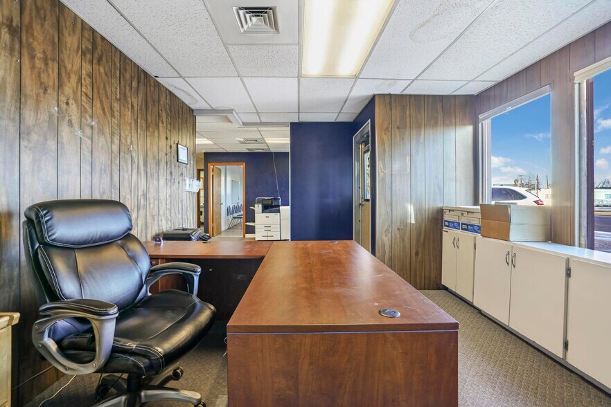 More Photos Of 507 Main Ave W, Twin Falls Flex For Sale