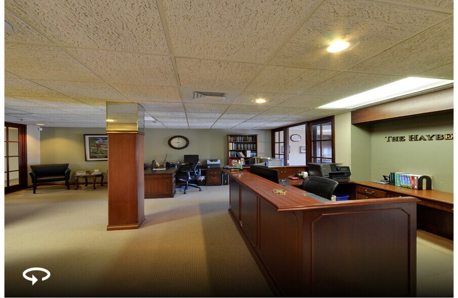 More Photos Of 213-221 Main St, Hartford Office For Sale