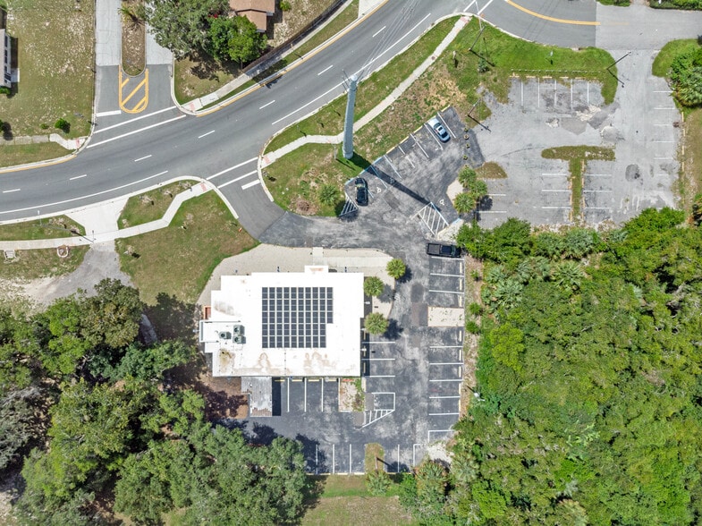 More Photos Of 901 N Grove St, Eustis Office For Sale