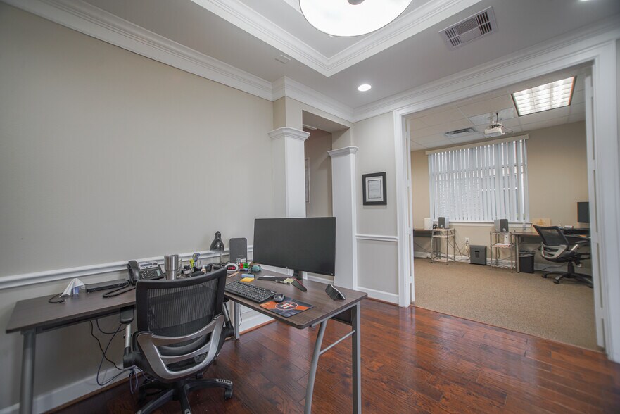 More Photos Of 16000 Park Ten Pl, Houston Office For Lease