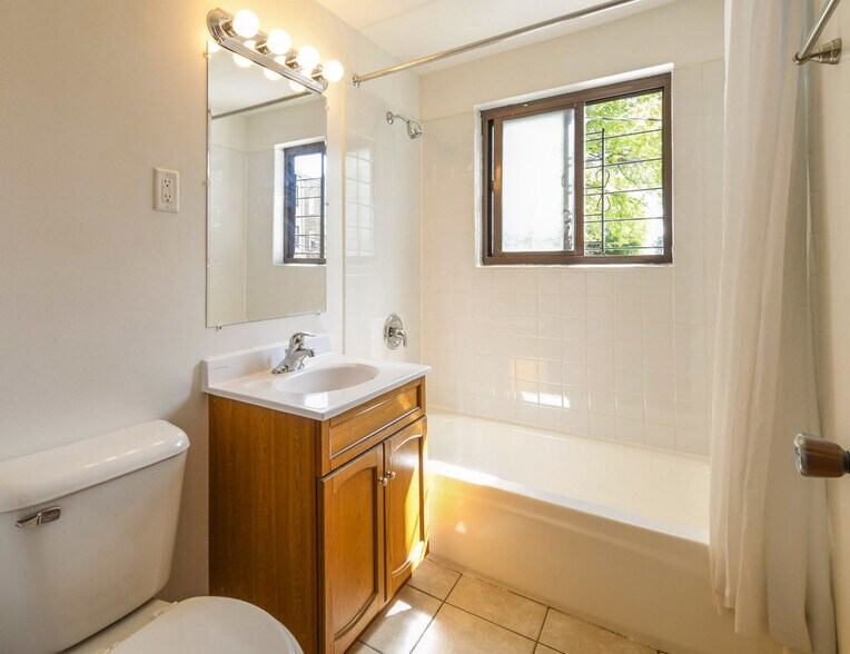 More Photos Of 949-953 E 86th St, Chicago Apartments For Sale