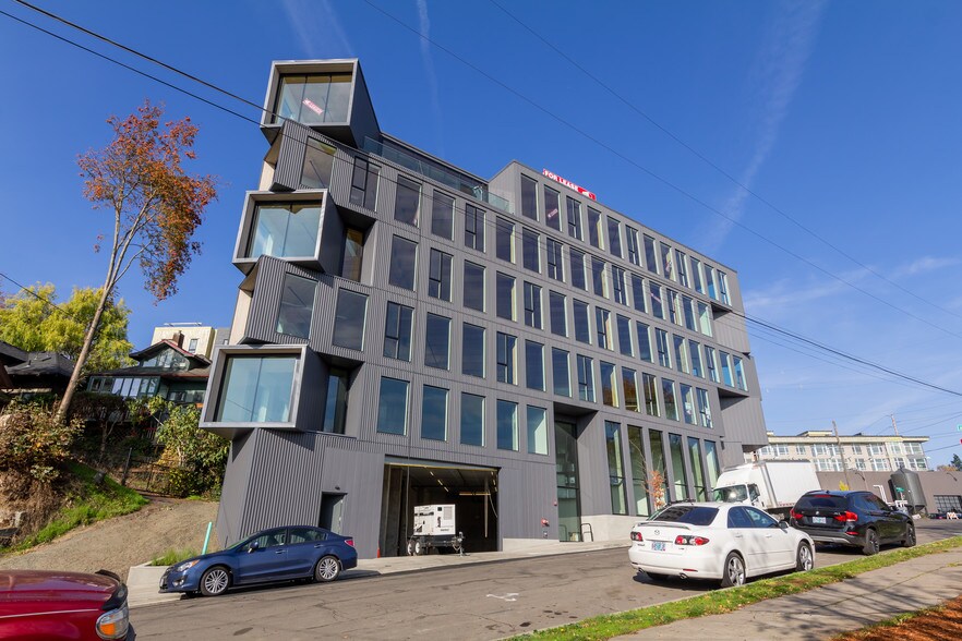 More Photos Of 3303 N Mississippi Ave, Portland Office For Lease