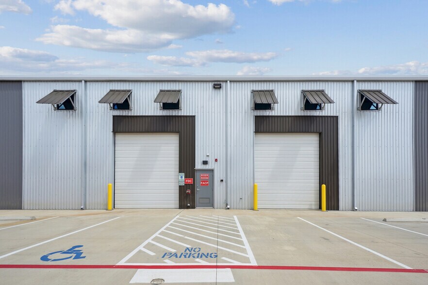 More Photos Of 5601 FM 973, Del Valle Unknown For Lease