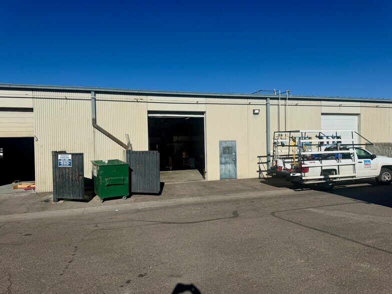 More Photos Of 15350 E Hinsdale Cir, Centennial Light Distribution For Lease