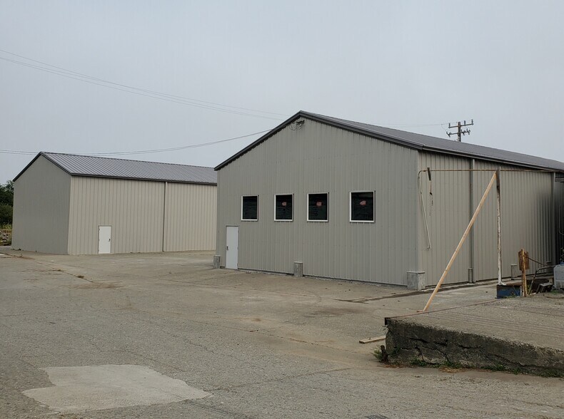 More Photos Of 3990 Broadway St, Eureka Showroom For Sale