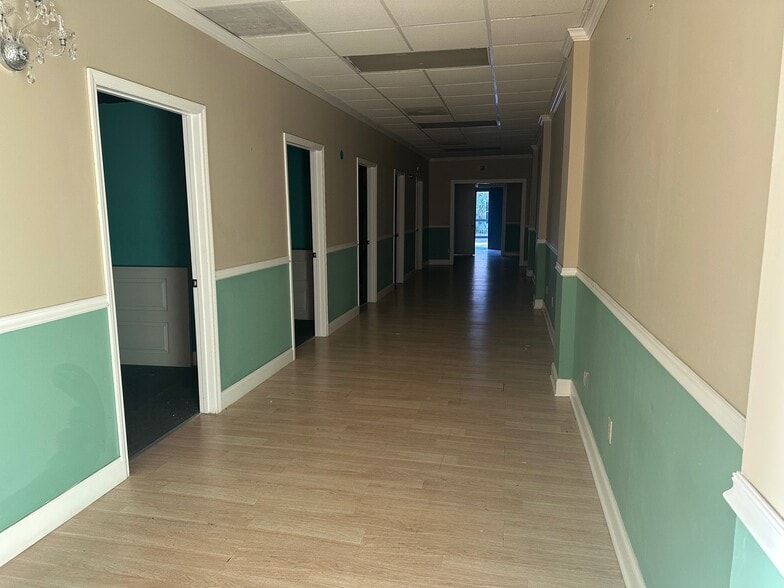 More Photos Of 469 Atlantic Blvd, Atlantic Beach Storefront For Lease