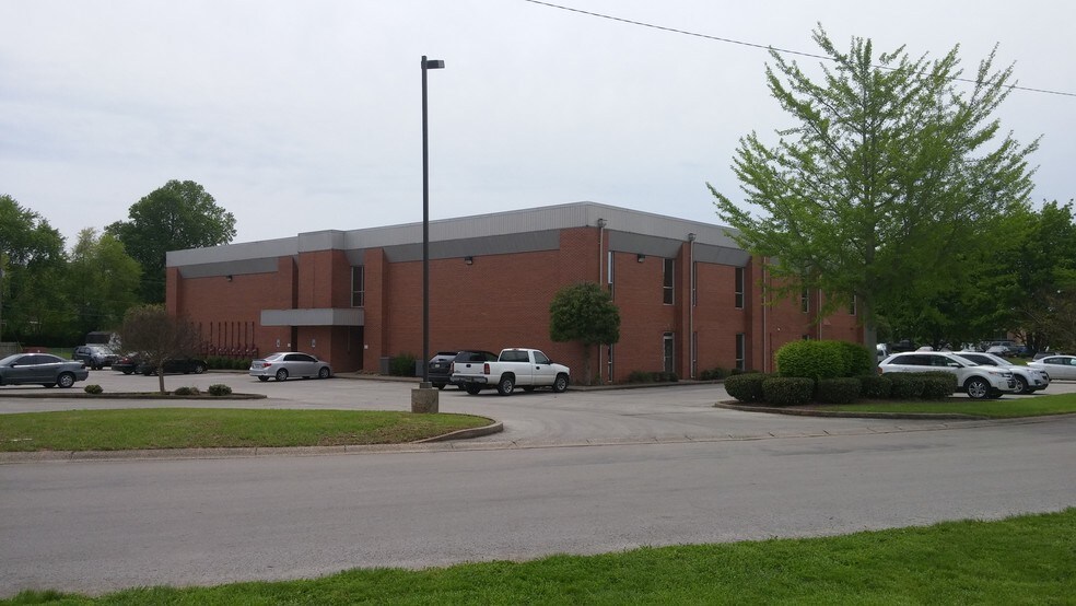 More Photos Of 1300 Andrea St, Bowling Green Office For Lease