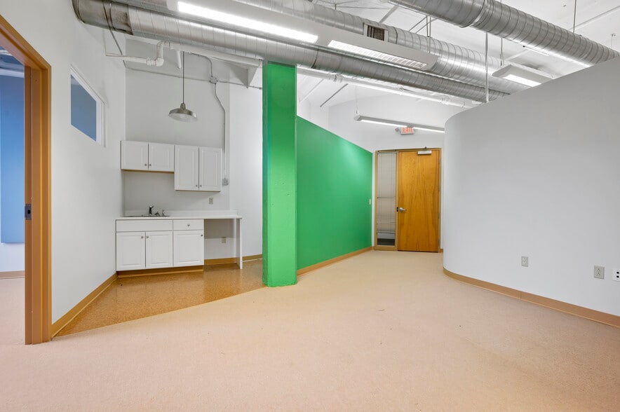 More Photos Of 2828-2840 Liberty Ave, Pittsburgh Office For Lease