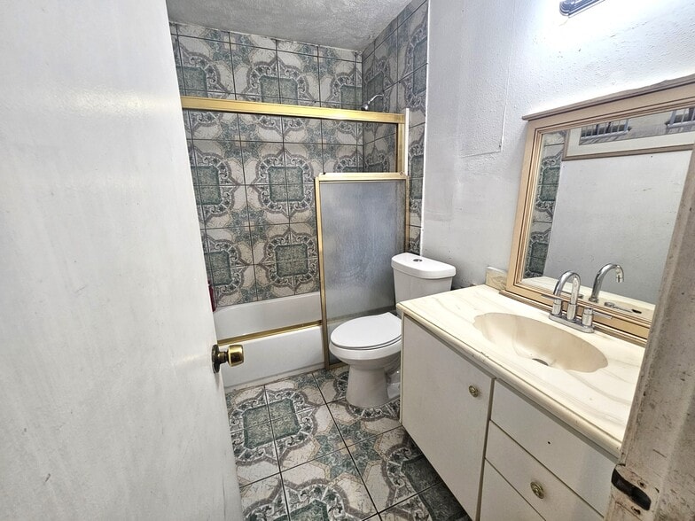 More Photos Of 2131 Campbell Rd, Houston Schools For Sale