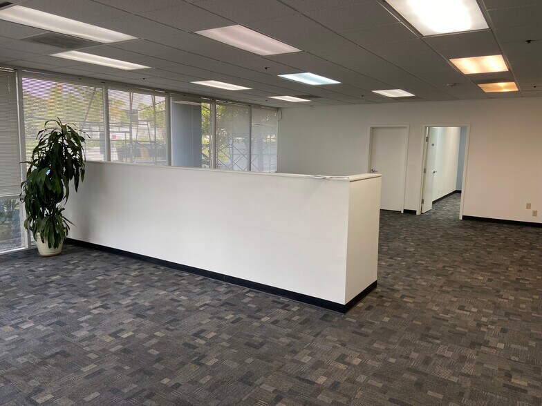 More Photos Of 14059 Stage Rd, Santa Fe Springs Warehouse For Lease