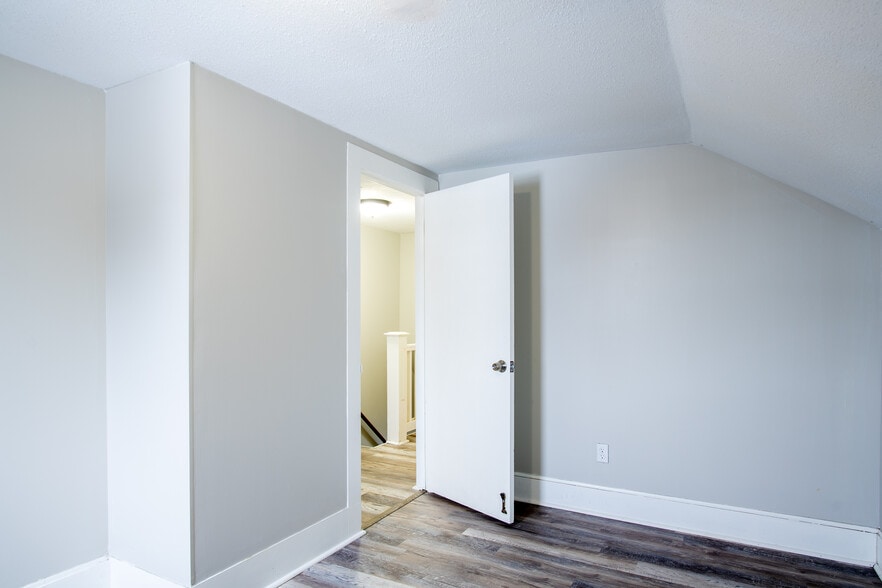 More Photos Of 69 Winter St, Springfield Apartments For Sale