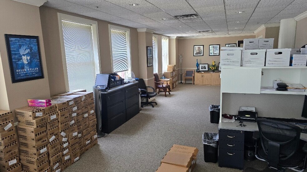 More Photos Of 1108 3rd Ave, Huntington Office For Sale