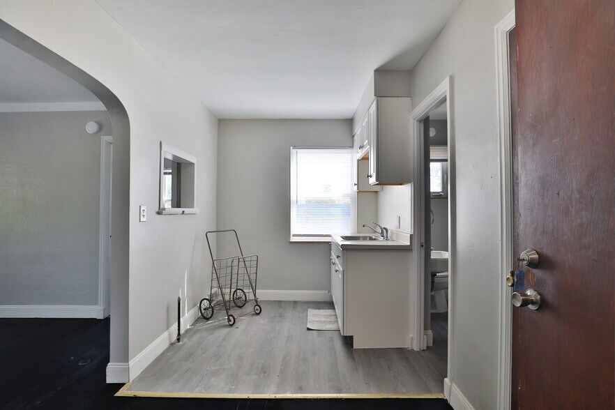 More Photos Of 4760-4764 N High St, Columbus Storefront Retail Residential For Sale