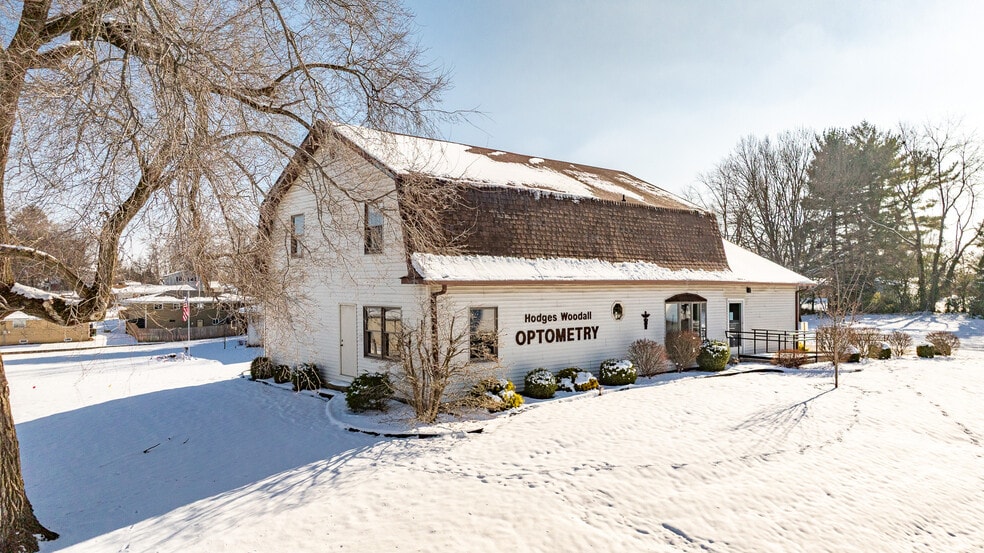 More Photos Of 814 E Washington St, Greencastle Medical For Sale