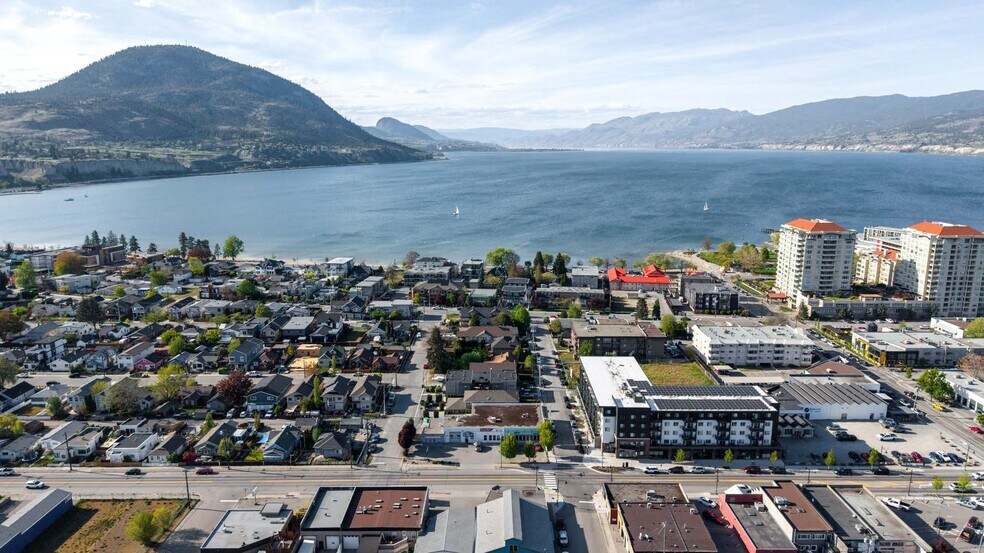 More Photos Of 351 Westminster Av W, Penticton General Retail For Sale
