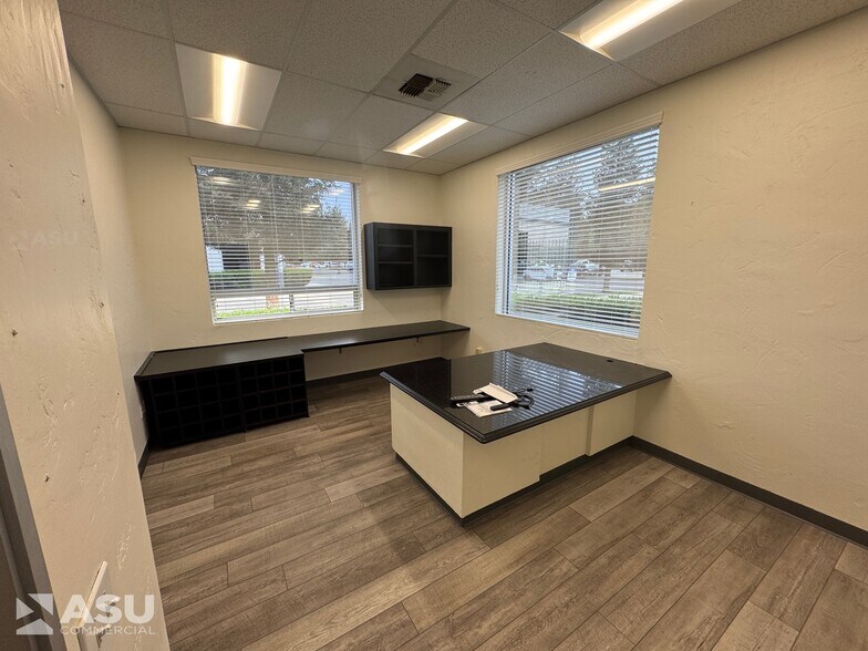 More Photos Of 2222 Zeus Ct, Bakersfield Service For Lease