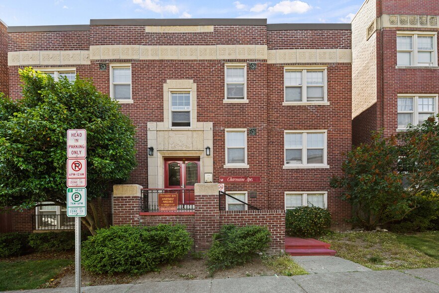 More Photos Of , Seattle Multifamily For Sale