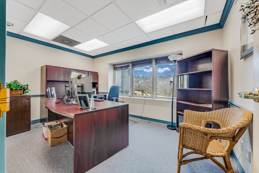 More Photos Of 224 Spruce St, Morgantown Office For Sale