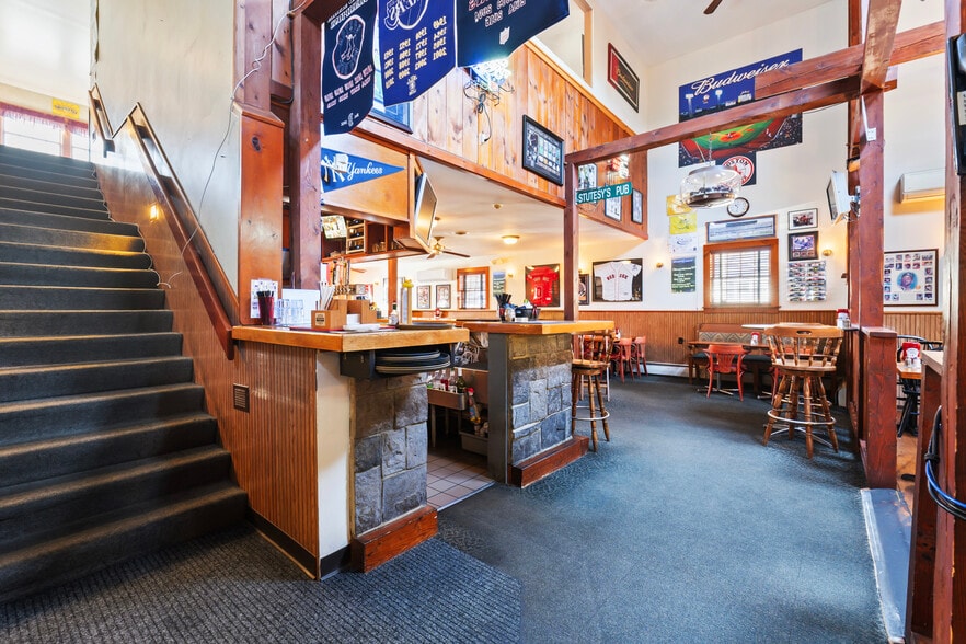 More Photos Of 52 Post Rd, Wells Restaurant For Sale