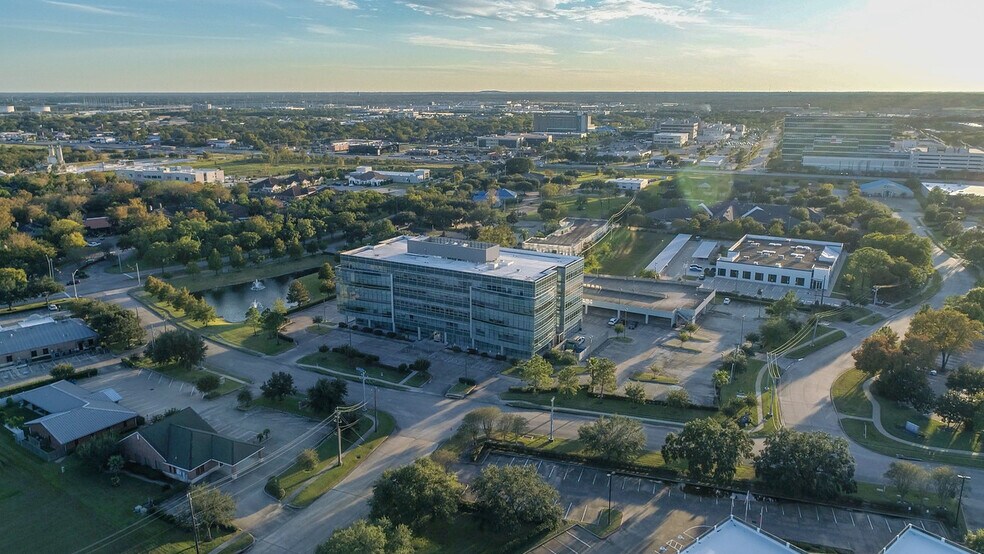 More Photos Of 455 E Medical Center Blvd, Webster Medical For Lease