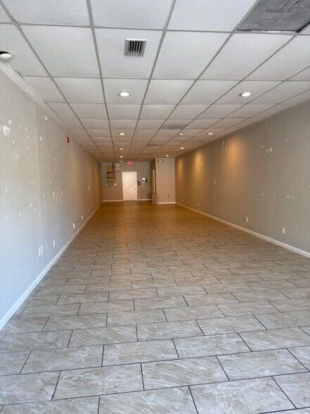 More Photos Of 5881-5897 Whitfield Ave, Sarasota General Retail For Lease