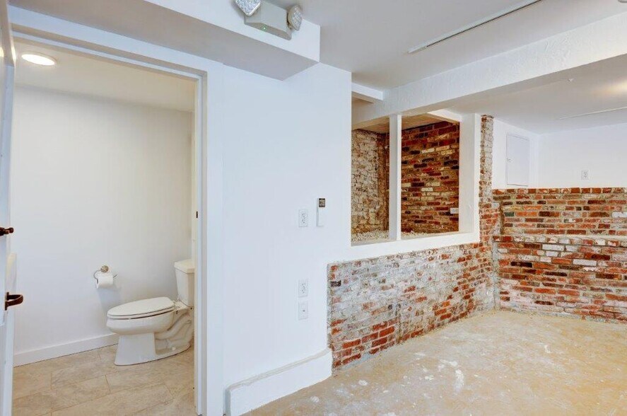 More Photos Of 313 Main St, Wellfleet Storefront Retail Residential For Sale