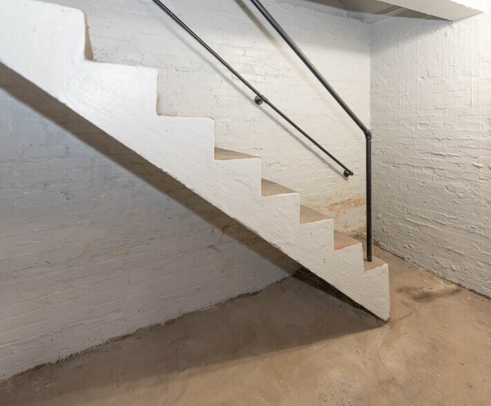 More Photos Of 2445 Lakeview Ave, Baltimore Apartments For Sale