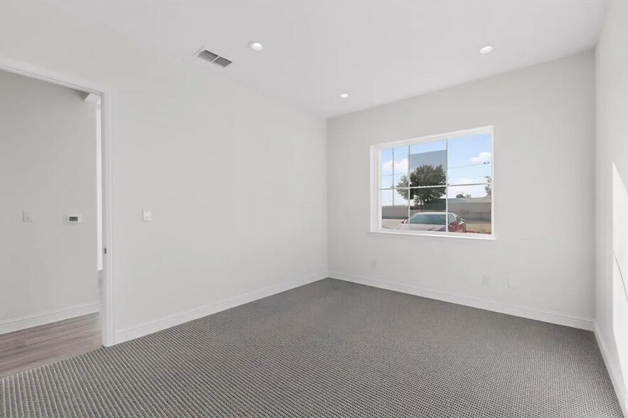 More Photos Of 3951 Alma Rd, McKinney Office For Lease