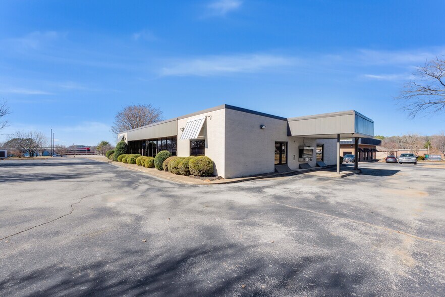 More Photos Of 57 Directors Row, Jackson Office For Sale