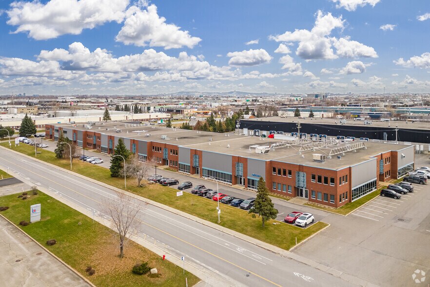 More Photos Of 5750-5850 Rue Cypihot, Montréal Warehouse For Lease