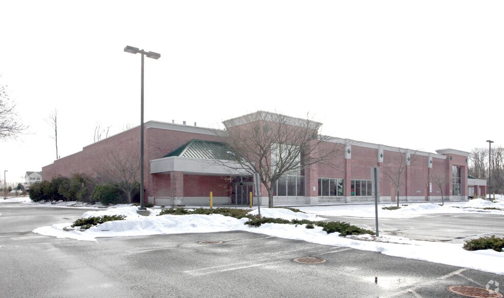 More Photos Of 179 Newman Springs Rd, Shrewsbury Supermarket For Lease