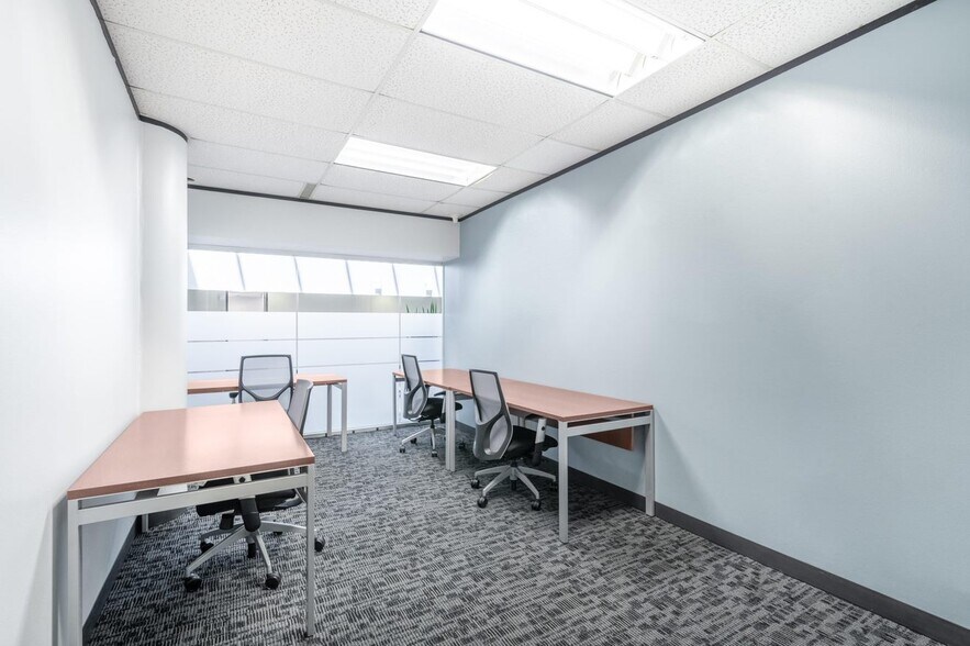 More Photos Of 363 N Sam Houston Pky E, Houston Office For Lease