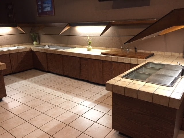 More Photos Of 340 Oyler Ave, Oak Hill Hotel For Lease