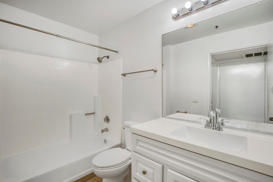 More Photos Of 511 S Carondelet St, Los Angeles Apartments For Sale